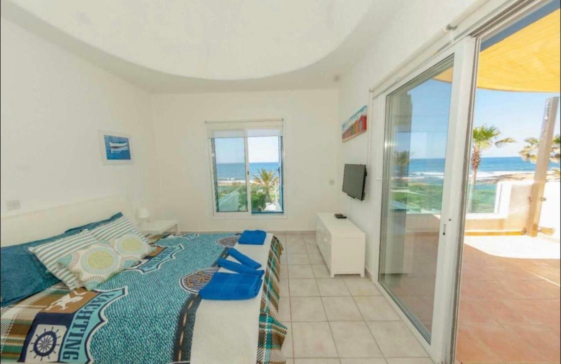 34 beach villa Paphos Exteriör bild