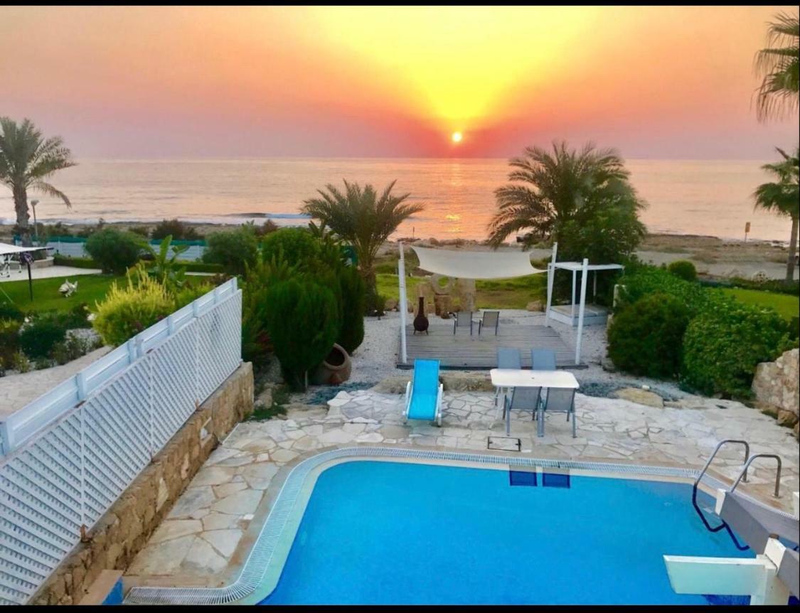 34 beach villa Paphos Exteriör bild